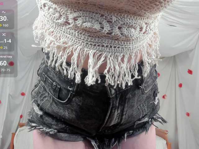 Crazykitta live cam on BongaCams