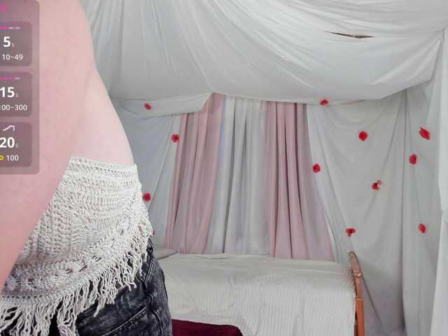Crazykitta live cam on BongaCams