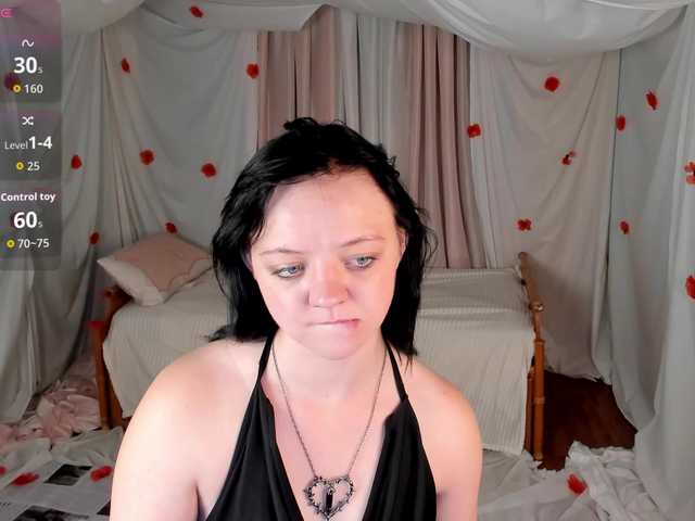 Crazykitta live cam on BongaCams