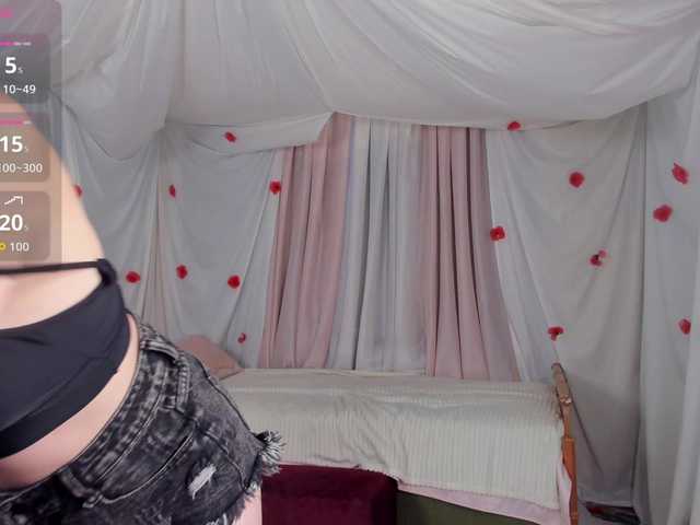 Crazykitta live cam on BongaCams
