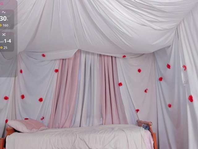 Crazykitta live cam on BongaCams
