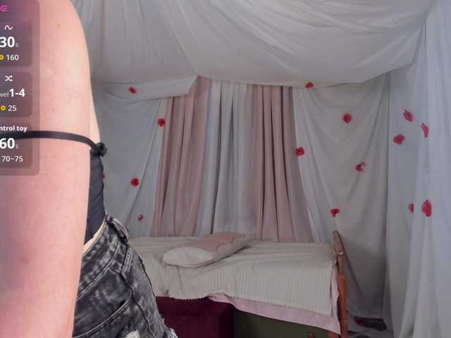 Crazykitta live cam on BongaCams