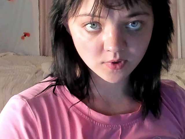Crazykitta live cam on BongaCams