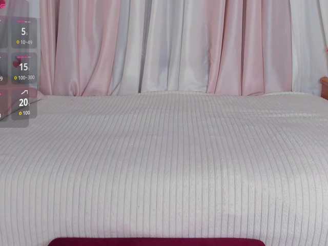 Crazykitta live cam on BongaCams