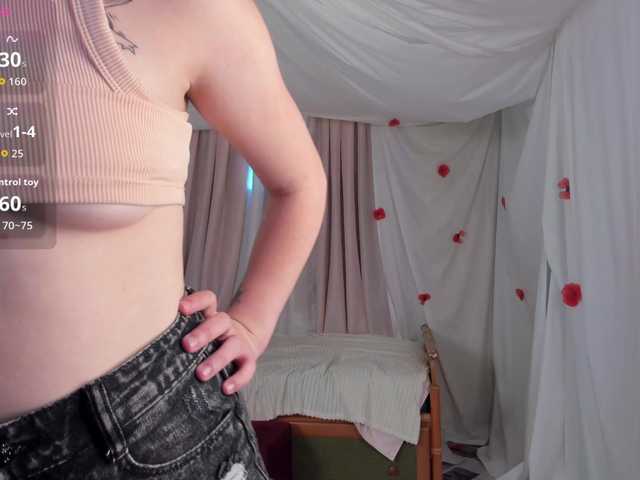 Crazykitta live cam on BongaCams