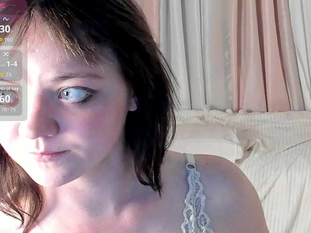 Crazykitta live cam on BongaCams
