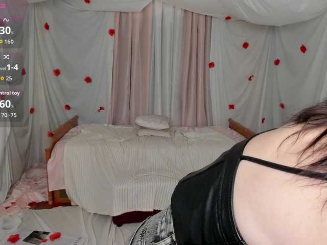 Crazykitta live cam on BongaCams