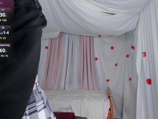 Crazykitta live cam on BongaCams