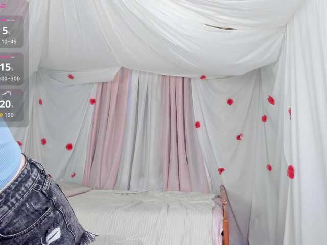 Crazykitta live cam on BongaCams