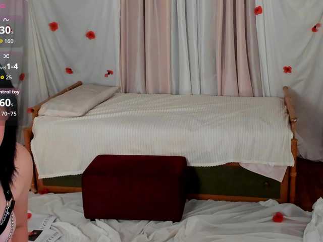 Crazykitta live webcam show