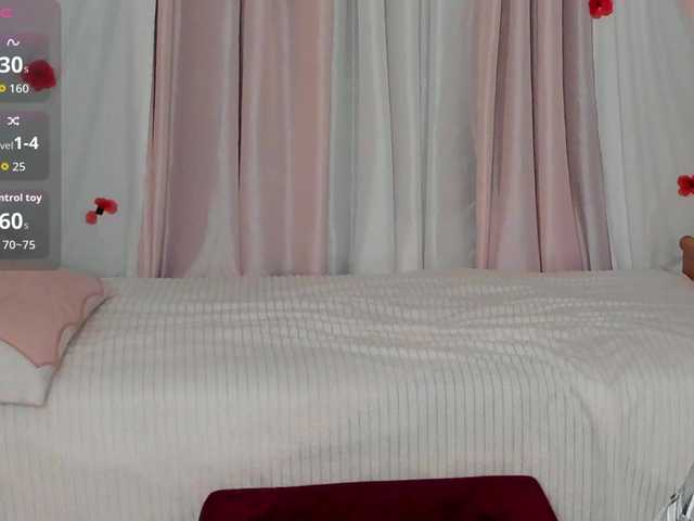 Crazykitta live cam on BongaCams