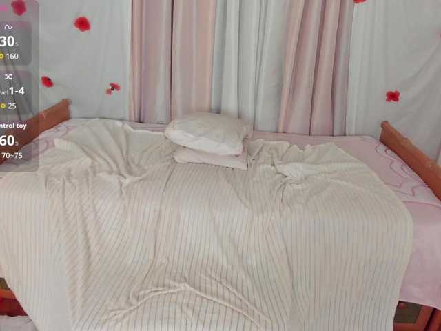 Crazykitta live cam on BongaCams