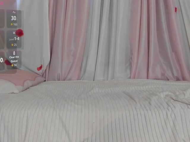 Crazykitta live cam on BongaCams