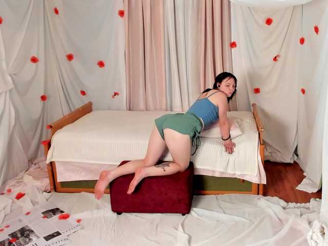 Crazykitta live cam on BongaCams