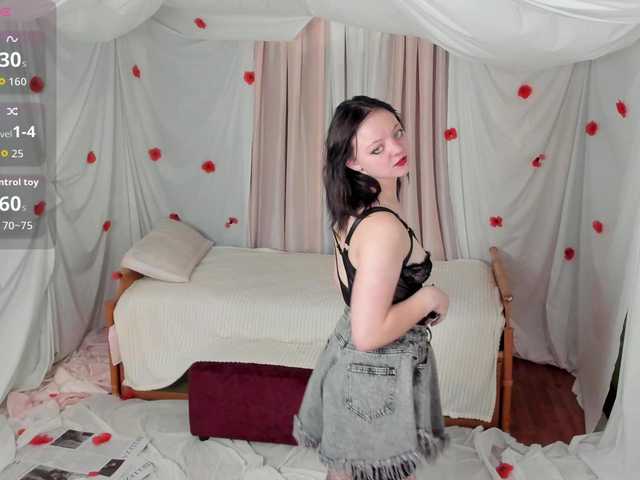 Crazykitta live cam on BongaCams