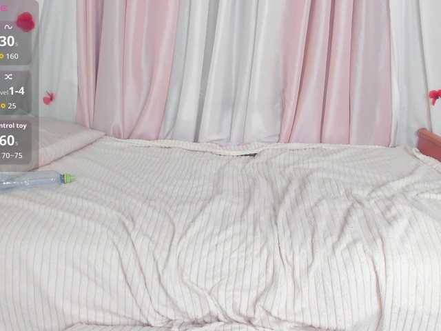Crazykitta live cam on BongaCams