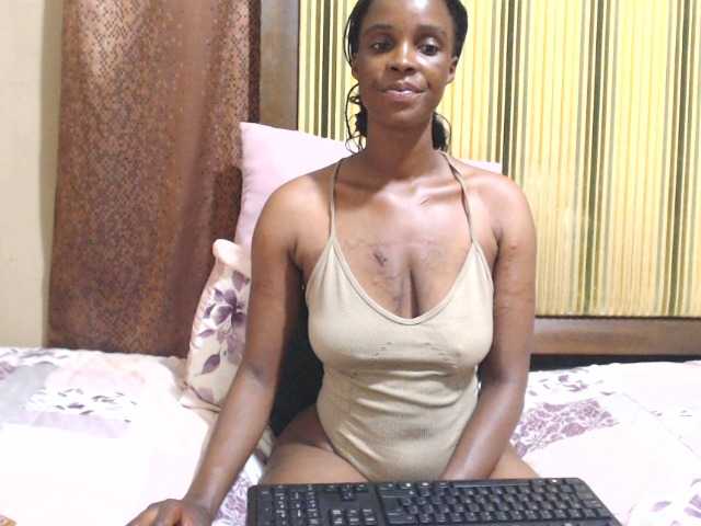 Reallylisavibes25 live cam on BongaCams