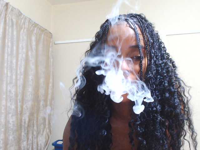 Reallylisavibes25 live cam on BongaCams