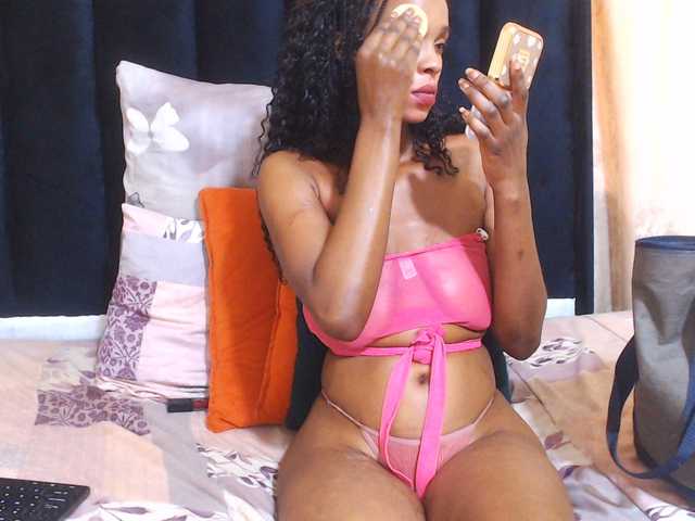 Reallylisavibes25 live cam on BongaCams