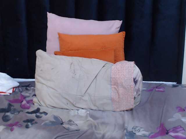 Reallylisavibes25 live cam on BongaCams