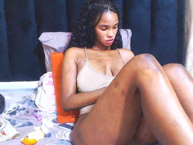 Reallylisavibes25 webcam