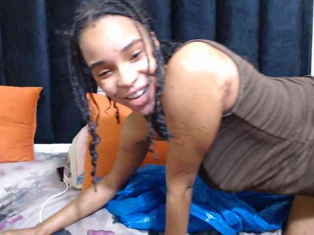 Reallylisavibes25 webcam