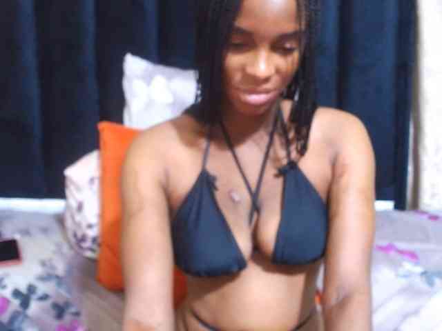 Reallylisavibes25 webcam