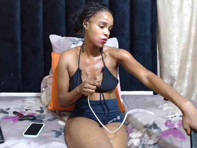 Reallylisavibes25 webcam