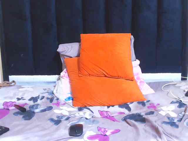 Reallylisavibes25 webcam