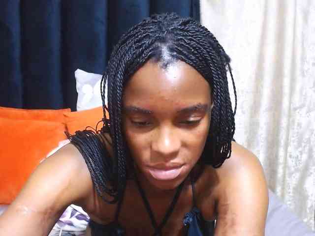 Reallylisavibes25 webcam
