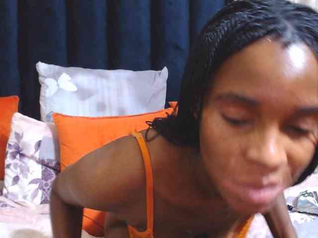 Reallylisavibes25 webcam
