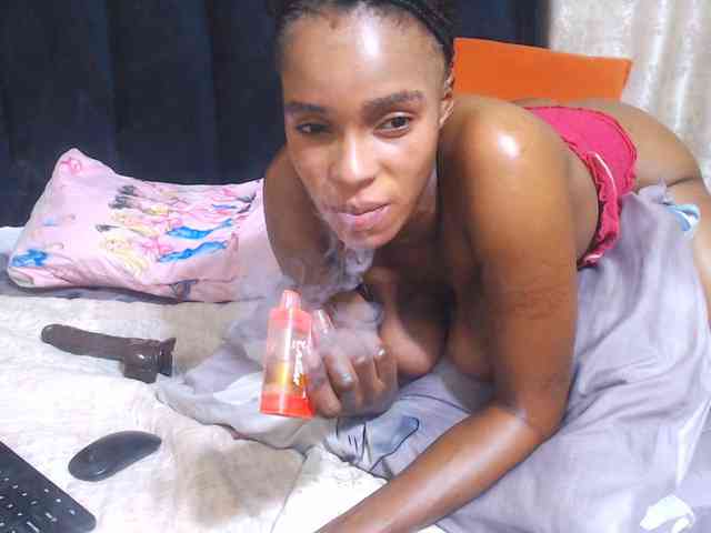 Reallylisavibes25 webcam