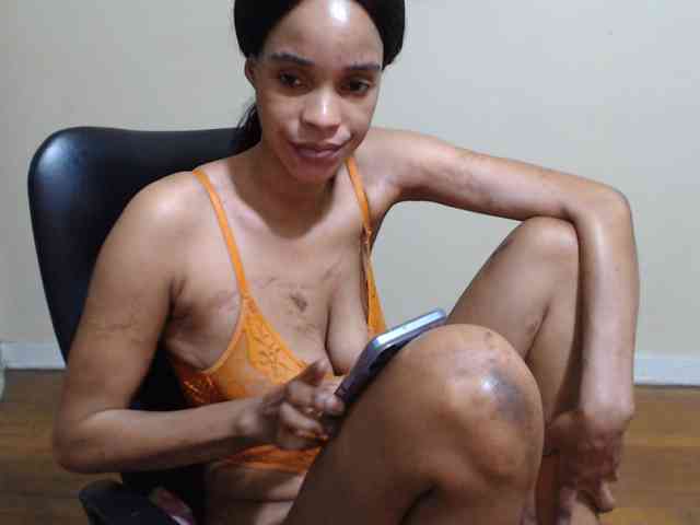 Reallylisavibes25 webcam