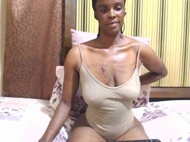 Reallylisavibes25 webcam