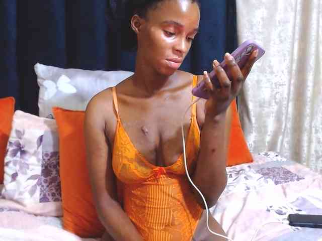 Reallylisavibes25 webcam