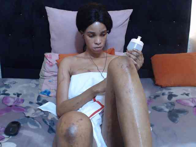 Reallylisavibes25 webcam