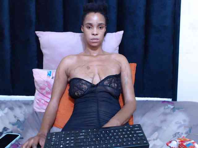 Reallylisavibes25 webcam