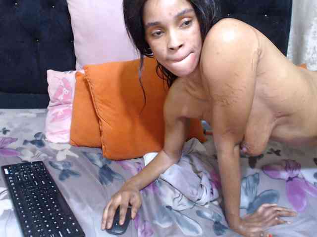 Reallylisavibes25 webcam