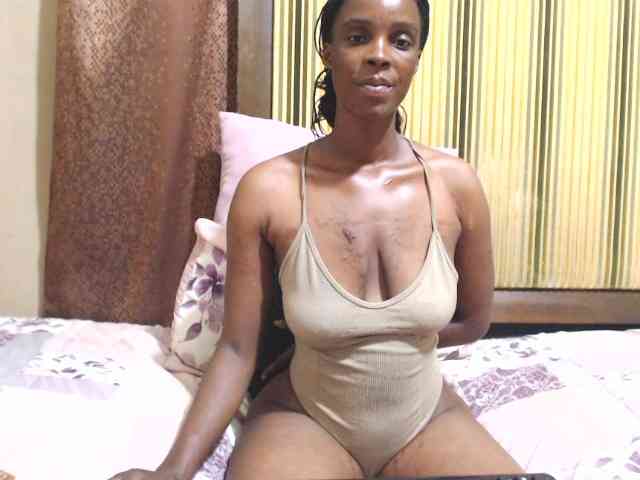 Reallylisavibes25 webcam