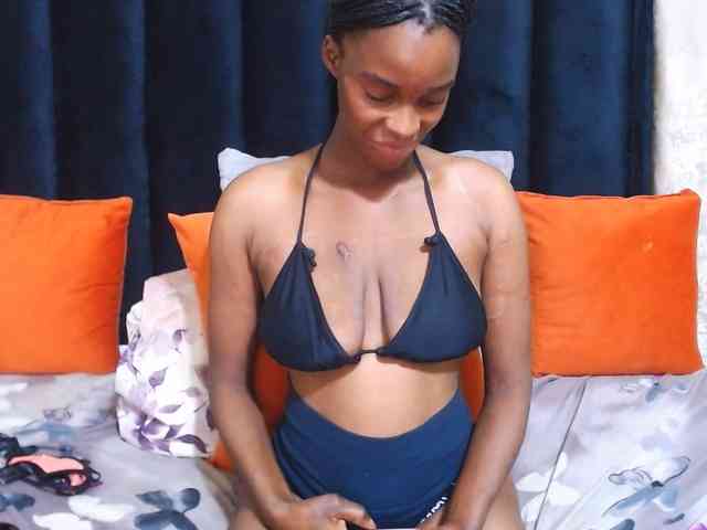 Reallylisavibes25 webcam