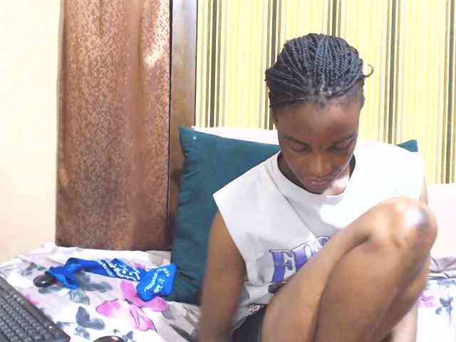 Reallylisavibes25 webcam