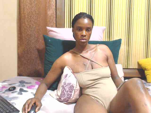 Reallylisavibes25 webcam