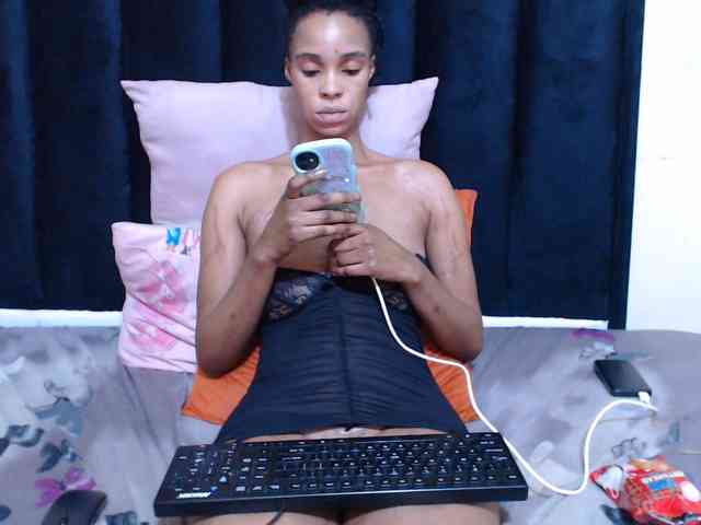 Reallylisavibes25 webcam