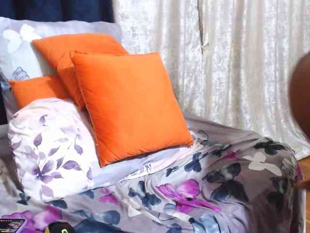 Reallylisavibes25 webcam