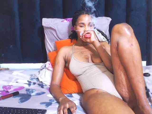 Reallylisavibes25 webcam