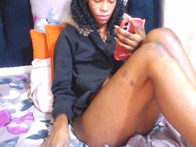 Reallylisavibes25 webcam