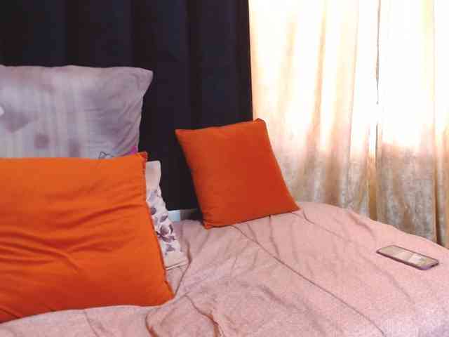 Reallylisavibes25 webcam