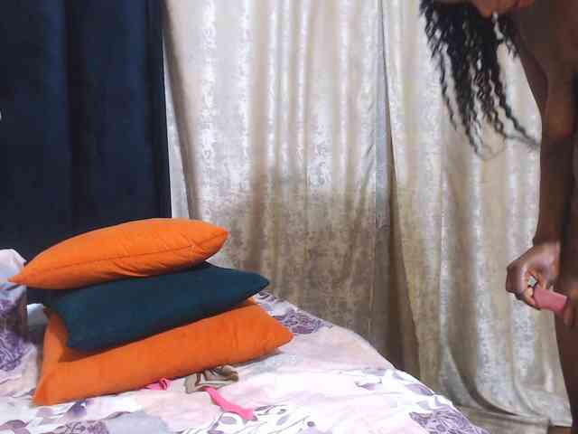Reallylisavibes25 webcam