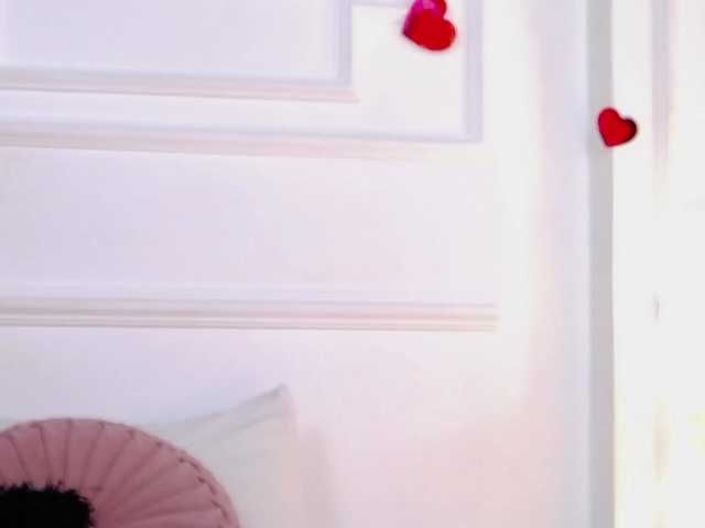NoaBlossom live cam on BongaCams