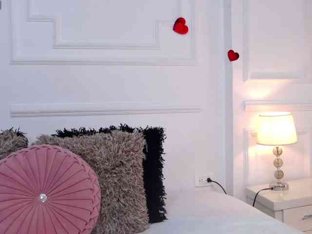 NoaBlossom Live Webcam on BongaCams
